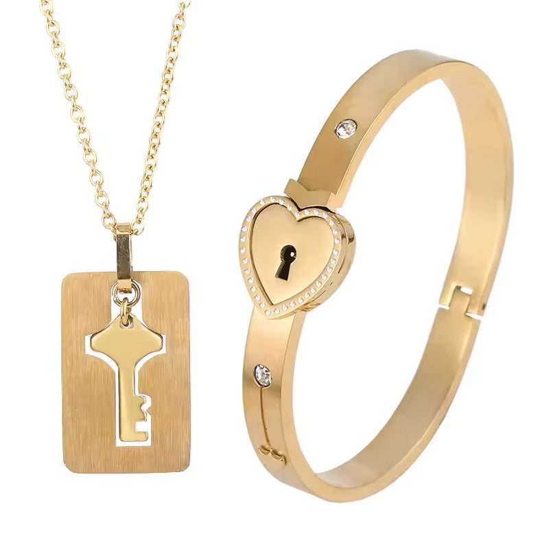Couple Jewelry Set – Heart Lock Bracelet & Key Pendant Necklace. Perfect for Lovers. 2025 Best-Seller.